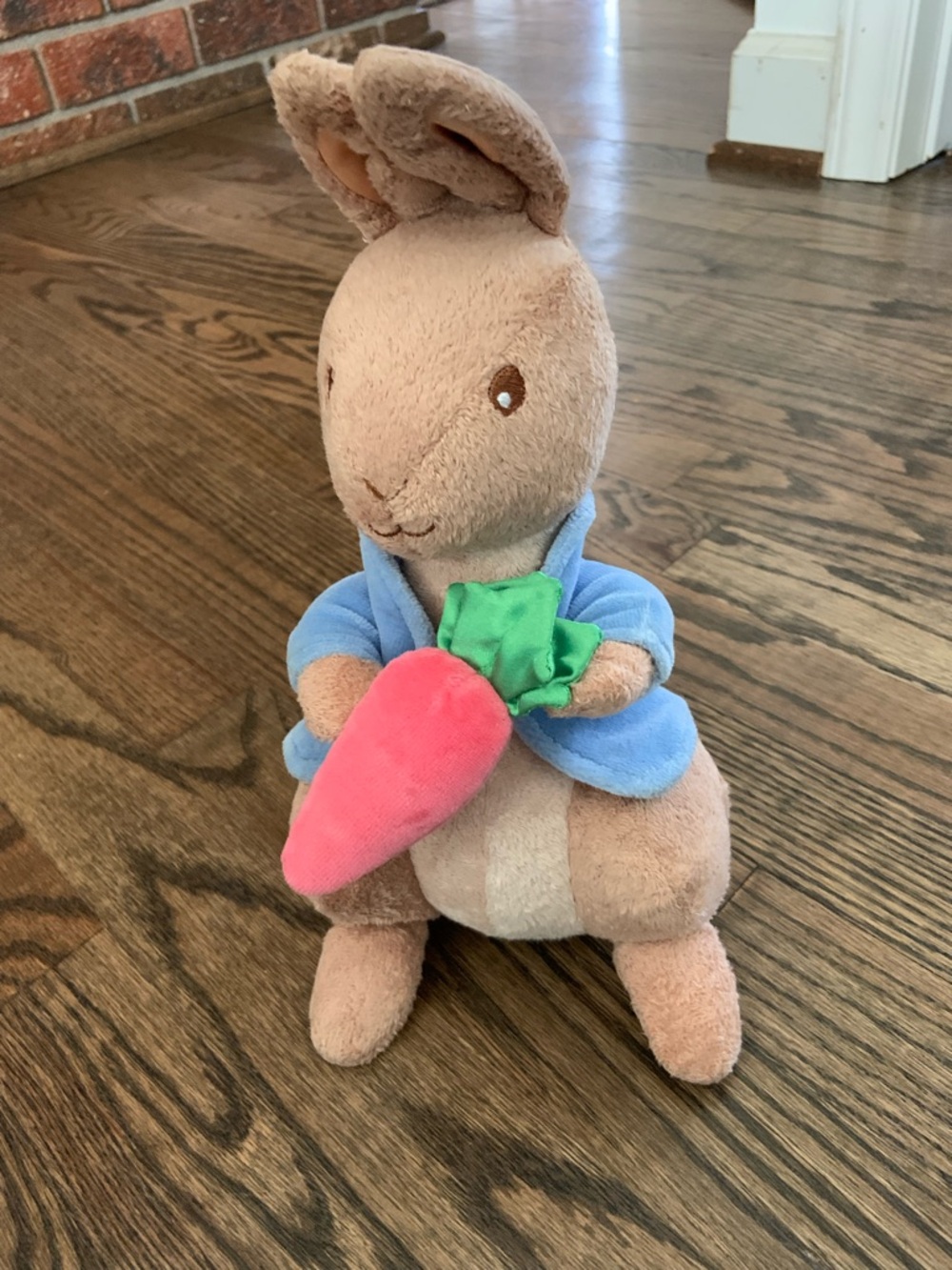 World of Beatrix Potter Plush Talking Peter Rabbit Bunny Carrot and Blue Jacket